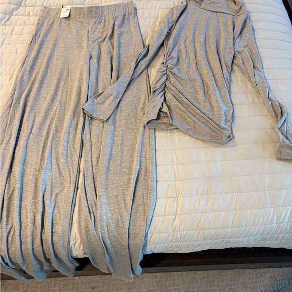 2 Pc Set - Picture 1 of 2